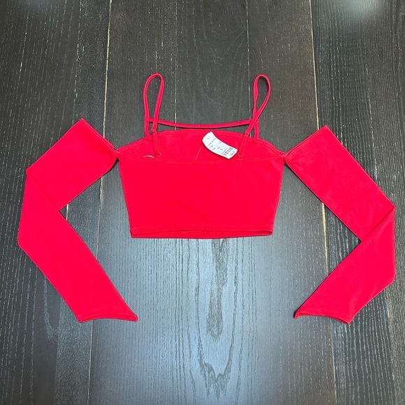 Red top - Picture 2 of 3